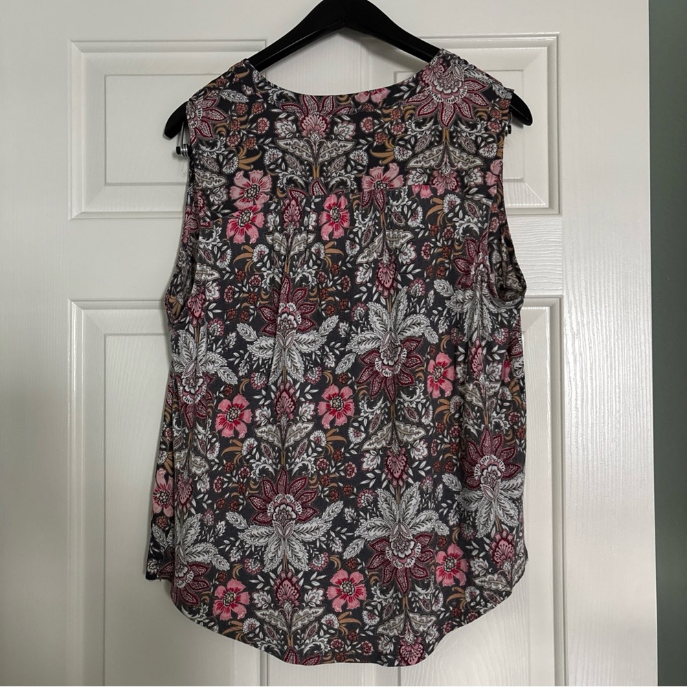 LOFT Floral Sleeveless Blouse size Large - Picture 3 of 8